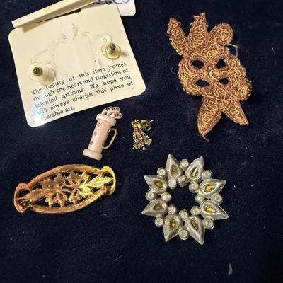 Broaches
