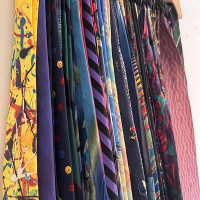 Men’s Dress Coats, Pants, and Ties - Sizes L-XL (O-DZ)