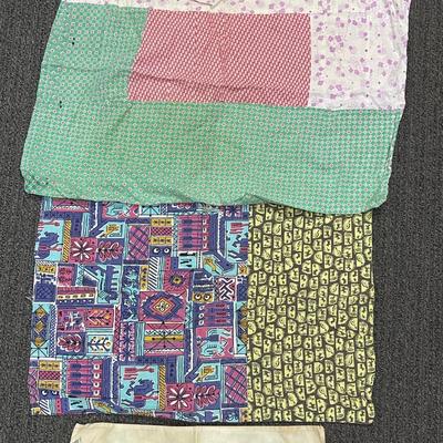 Vintage linen lot - 1 napkin & 3 pillow cases