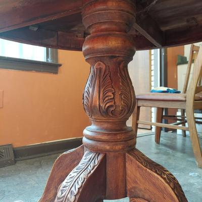 Solid Wood Round Claw Foot Dining Table (K-BBL)