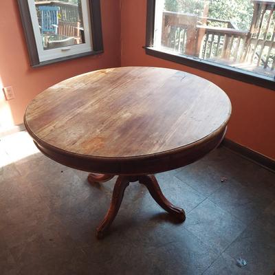 Solid Wood Round Claw Foot Dining Table (K-BBL)