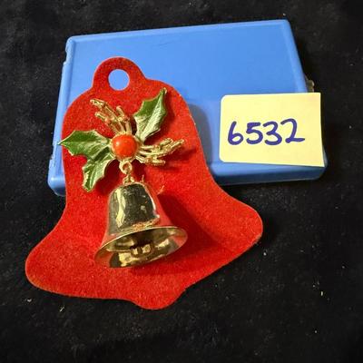 Christmas pin