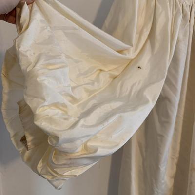 Clergy Robes and Toles - Size Large (O-DZ)