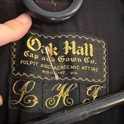 Clergy Robes and Toles - Size Large (O-DZ)