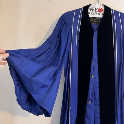 Clergy Robes and Toles - Size Large (O-DZ)