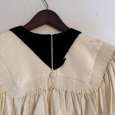 Clergy Robes and Toles - Size Large (O-DZ)