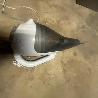 Hoover Carpet Cleaner & Black & Decker Cordless Vacuum (B1-MG)