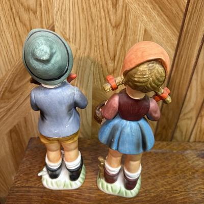 Boy & girl figures