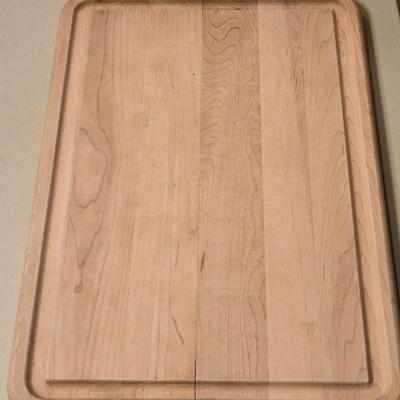 Wood Cutting Board and Knife Block with Mixed Knives