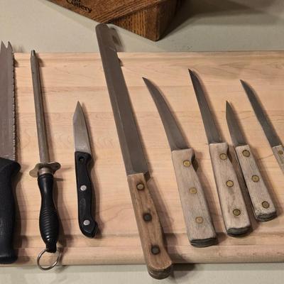 Wood Cutting Board and Knife Block with Mixed Knives