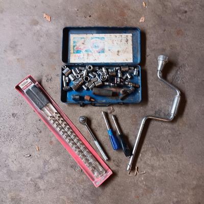 VARIETY OF SOCKETS, RATCHET, SOCKET ORGANIZER