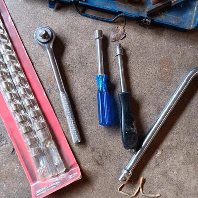 VARIETY OF SOCKETS, RATCHET, SOCKET ORGANIZER