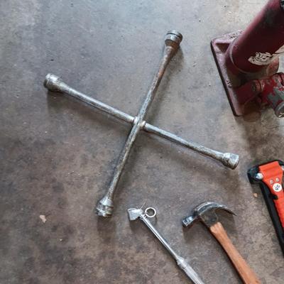 BOTTLE JACK, 4 WAY LUG WRENCH, CAR HEATER/FAN, TROUBLE LIGHT, MORE