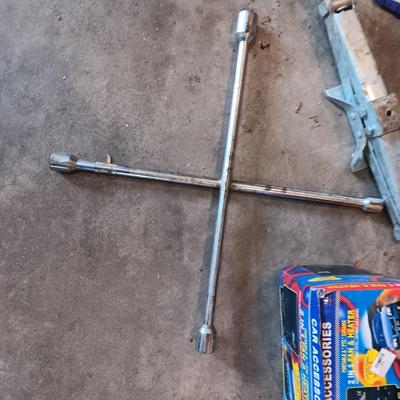 CAR JACK, 4WAY LUG WRENCH AND NEW AAUTO HEATER/FAN