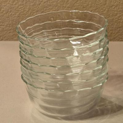 Small Scalloped Edge Pyrex Bowls