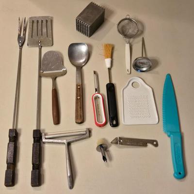 Serving & Cooking Utensils Lot