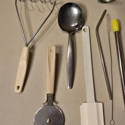 Cooking and Serving Utensils Lot