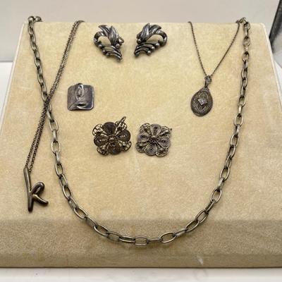 Stuart Nye Pendant, Filigree Clip Earrings & Silver Fashions (ST-SS)