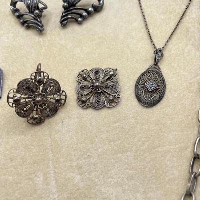 Stuart Nye Pendant, Filigree Clip Earrings & Silver Fashions (ST-SS)