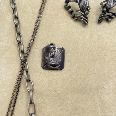 Stuart Nye Pendant, Filigree Clip Earrings & Silver Fashions (ST-SS)