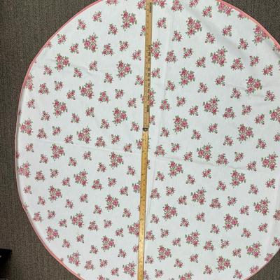 Vintage Round Tablecloth, white with pink roses