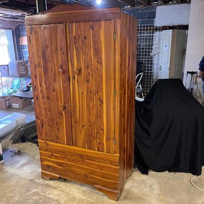 Cedar Wardrobe (B2-MG)