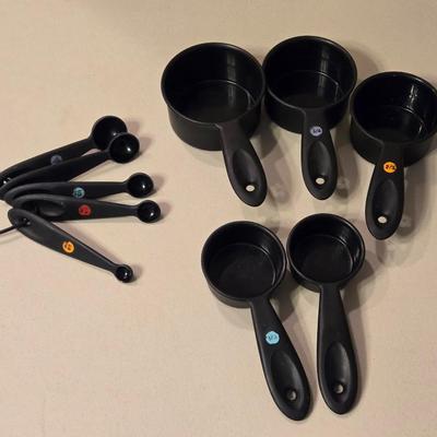 Black Plastic Measuring Cups and Spoons