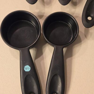 Black Plastic Measuring Cups and Spoons