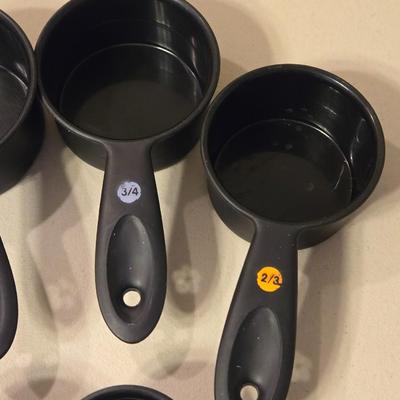 Black Plastic Measuring Cups and Spoons