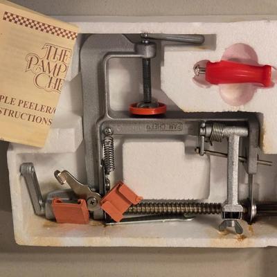 Pampered Chef Apple Peeler Corer Slicer