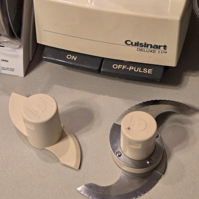 Cuisinart Deluxe 11 Food Processor with Accessories