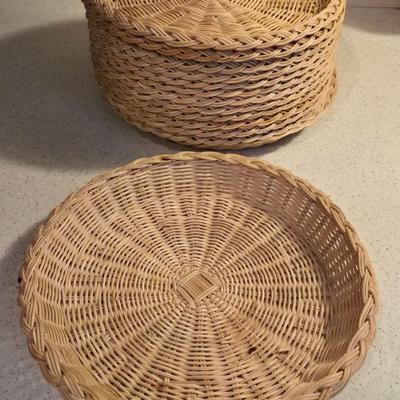 Wicker Paper Plate Holders