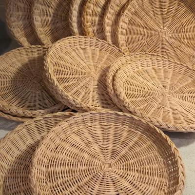 Wicker Paper Plate Holders