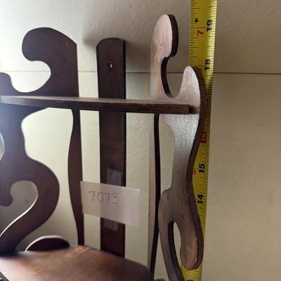 Lightweight corner shelf