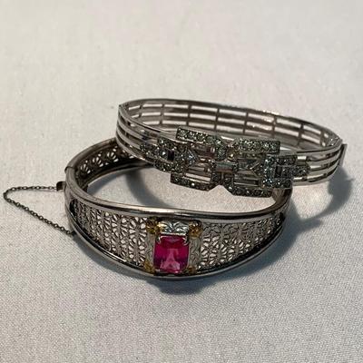 Variety of Costume Jewelry with Necklaces, Rings, Bracelets, & More (ST-HS)