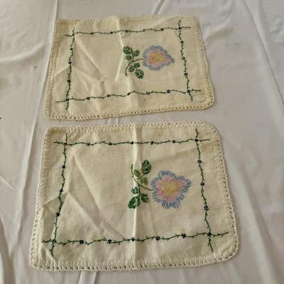 Linen Napkins, Doilies & More (HC1-MK)