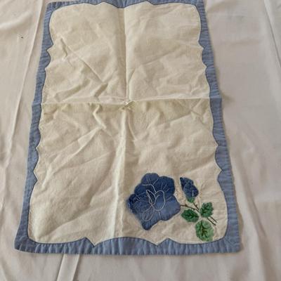 Linen Napkins, Doilies & More (HC1-MK)