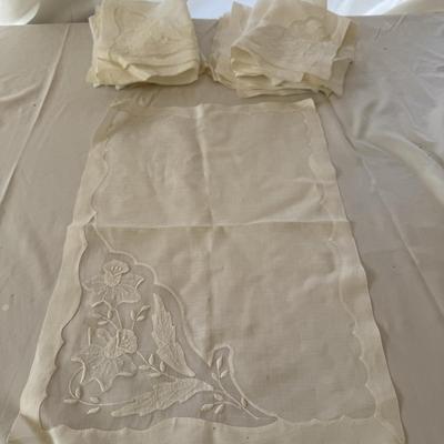 Linen Napkins, Doilies & More (HC1-MK)
