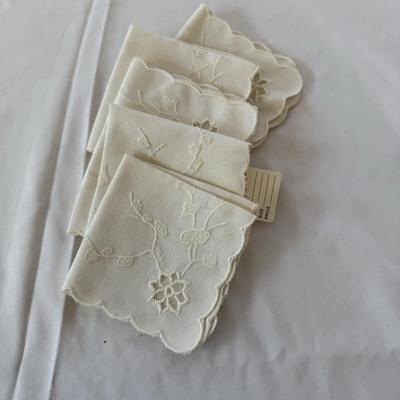 Linen Napkins, Doilies & More (HC1-MK)