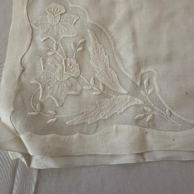 Linen Napkins, Doilies & More (HC1-MK)