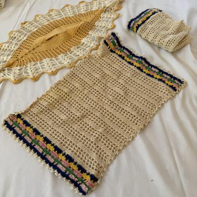 Linen Napkins, Doilies & More (HC1-MK)