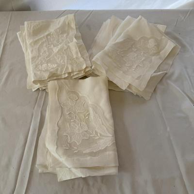Linen Napkins, Doilies & More (HC1-MK)