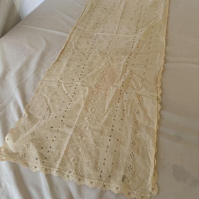 Linen Napkins, Doilies & More (HC1-MK)