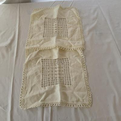 Linen Napkins, Doilies & More (HC1-MK)