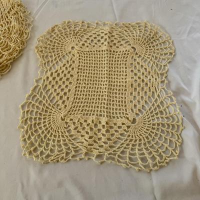 Linen Napkins, Doilies & More (HC1-MK)