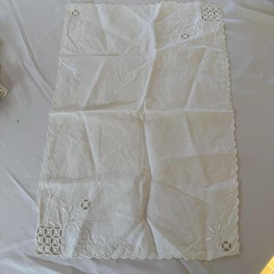 Linen Napkins, Doilies & More (HC1-MK)
