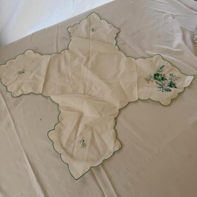Linen Napkins, Doilies & More (HC1-MK)