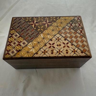 Japanese Puzzle Box and Other Boxes (HC1-MK)