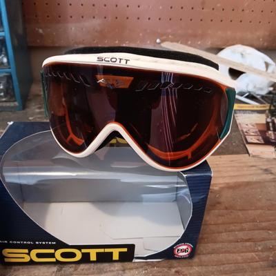 2 PAIRS OF SCOTT SKI GOGGLES