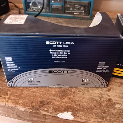 2 PAIRS OF SCOTT SKI GOGGLES